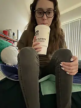 julia4thewin online show from March 4, 2026, 9:10 pm