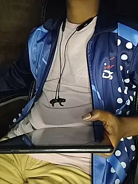 Snapshot of Ravi_Free_Fire chatting on February 1, 2026, 7:07 am Ravi Free Fire online show from February 1, 2026, 7:07 am