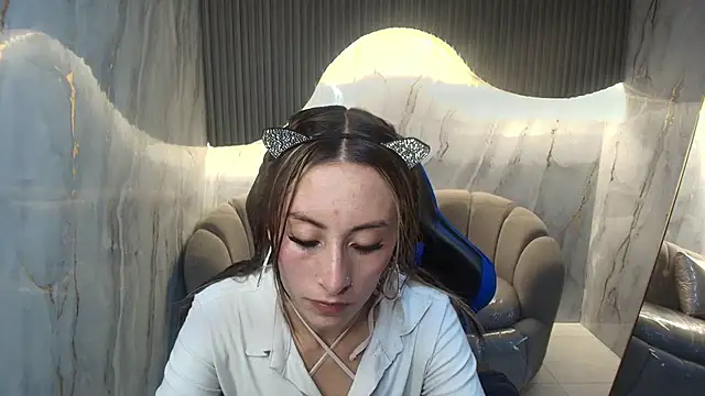 katalina r  online show from February 7, 2026, 3:10 am