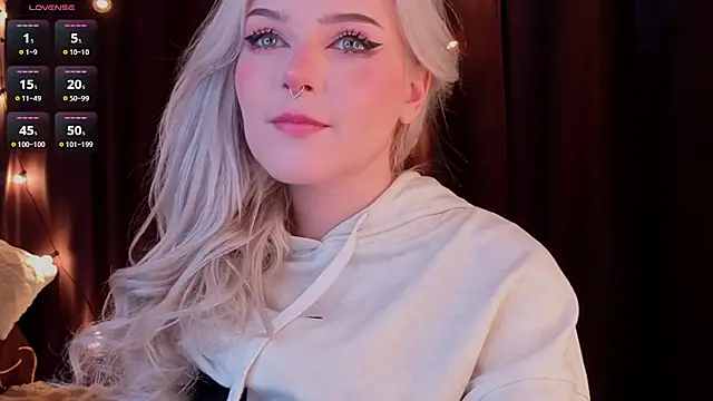 Snapshot of ShyniAlice chatting on February 2, 2026, 4:22 am ShyniAlice online show from February 2, 2026, 4:22 am