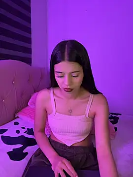 willowharper  online show from January 13, 2026, 5:13 am