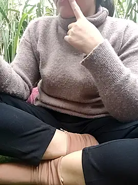 Snapshot of leona118 chatting on January 10, 2026, 10:06 am leona118 online show from January 10, 2026, 10:06 am