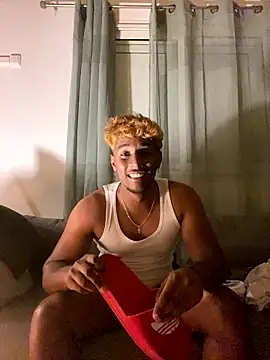 Snapshot of Axel_black10 chatting on January 10, 2026, 6:53 pm Axel black10 online show from January 10, 2026, 6:53 pm