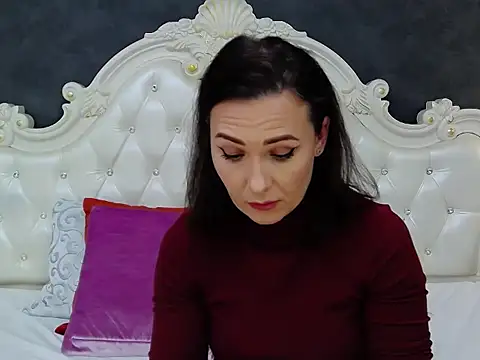 VeraNoir online show from February 6, 2026, 12:19 pm