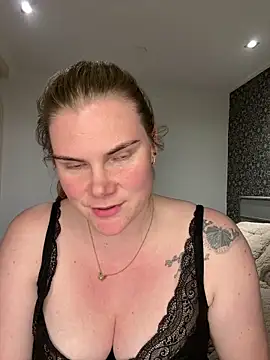 SexyBlondJoanna online show from February 25, 2026, 9:57 pm