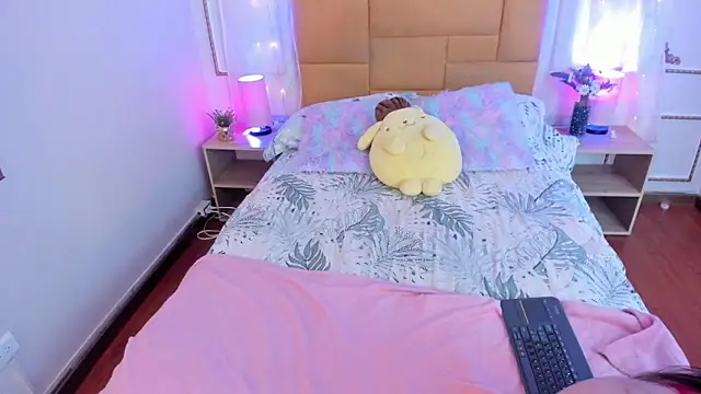 Snapshot of Jenifer_James chatting on February 12, 2026, 7:53 pm Jenifer James online show from February 12, 2026, 7:53 pm