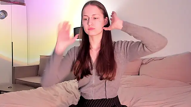 Snapshot of julie_qwerty chatting on March 17, 2026, 1:25 pm julie qwerty online show from March 17, 2026, 1:25 pm