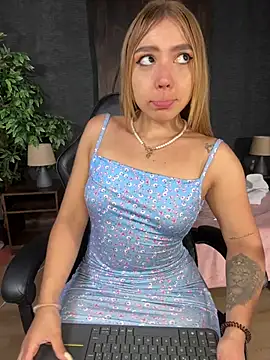 Snapshot of miia_stonne chatting on May 28, 2026, 3:53 pm miia stonne online show from May 28, 2026, 3:53 pm