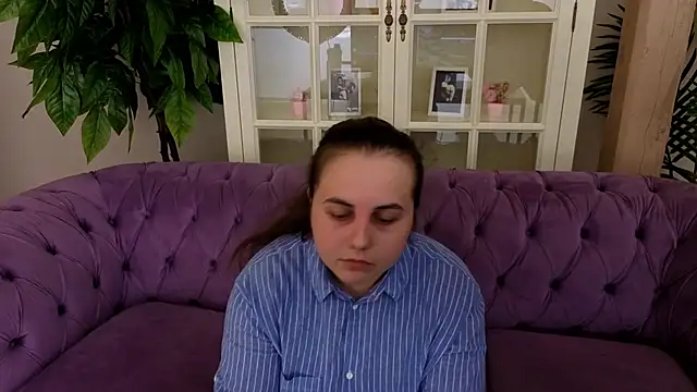 Snapshot of MikaFoxy chatting on April 1, 2026, 5:52 am MikaFoxy online show from April 1, 2026, 5:52 am