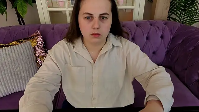 MikaFoxy online show from April 7, 2026, 5:08 am