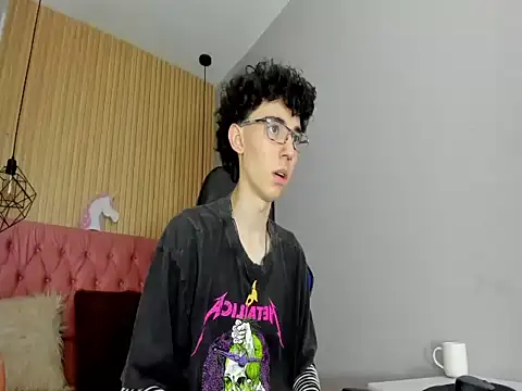 Snapshot of Syriussz chatting on February 11, 2026, 7:41 pm Syriussz online show from February 11, 2026, 7:41 pm