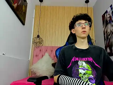 Snapshot of Syriussz chatting on February 23, 2026, 7:22 pm Syriussz online show from February 23, 2026, 7:22 pm