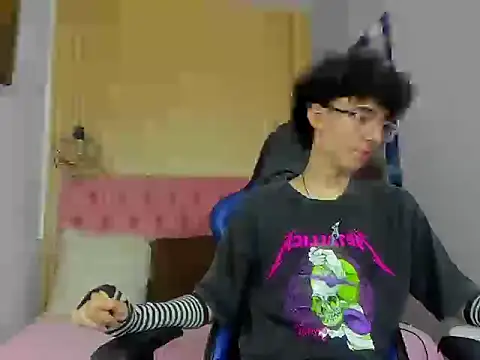 Snapshot of Syriussz chatting on February 27, 2026, 7:25 pm Syriussz online show from February 27, 2026, 7:25 pm