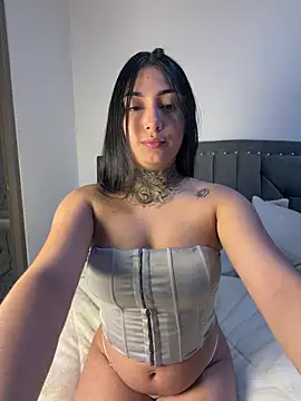 Snapshot of Lilith_blaze_Fg chatting on July 1, 2026, 12:12 am Lilith blaze Fg online show from July 1, 2026, 12:12 am