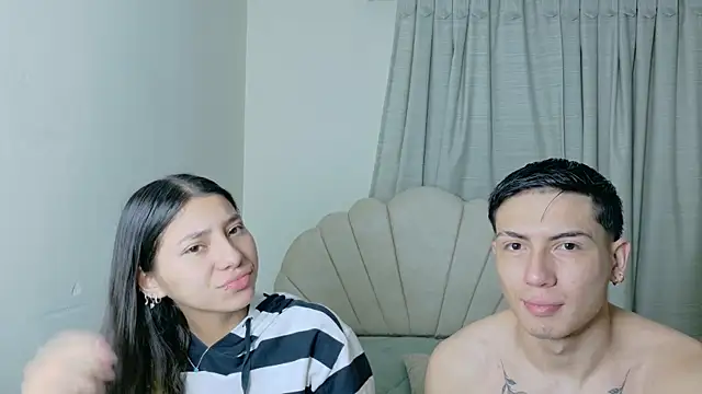 ScarlettAndLucas online show from June 18, 2026, 10:19 am