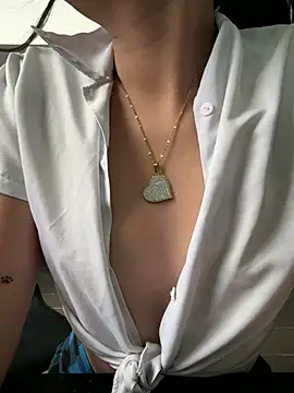 Snapshot of l0lita_emi chatting on February 19, 2026, 3:52 pm l0lita emi online show from February 19, 2026, 3:52 pm