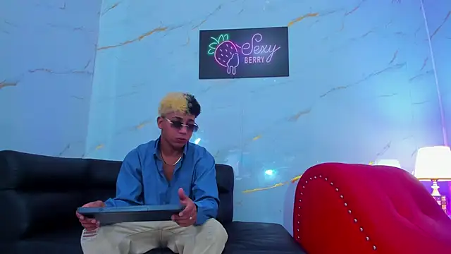 Roman cute online show from January 15, 2026, 2:32 pm