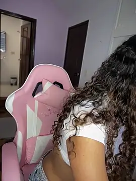 Snapshot of PrettyHamaica chatting on February 2, 2026, 9:02 pm PrettyHamaica online show from February 2, 2026, 9:02 pm