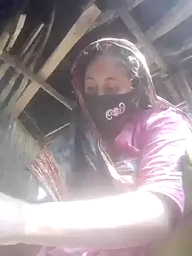 Snapshot of Laila_21 chatting on January 15, 2026, 6:29 am Laila 21 online show from January 15, 2026, 6:29 am