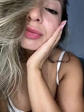 bebitas2  online show from March 3, 2026, 12:06 am