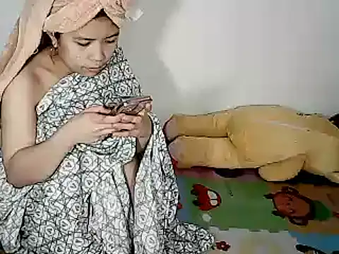 Snapshot of xxhotamizinggirl chatting on February 6, 2026, 11:35 am xxhotamizinggirl online show from February 6, 2026, 11:35 am