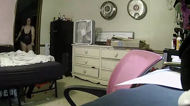 juicybottom online show from February 18, 2026, 2:18 am