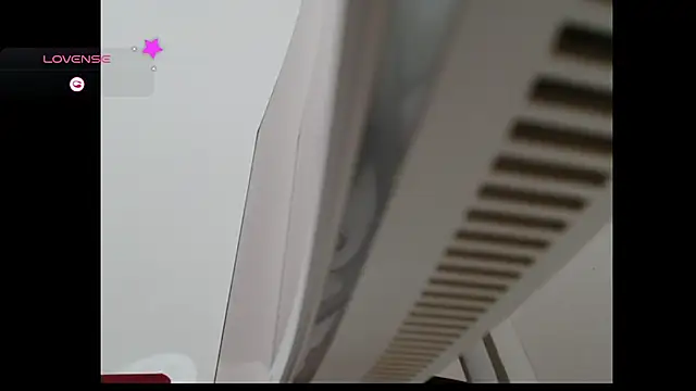 girlonee online show from January 15, 2026, 8:19 am