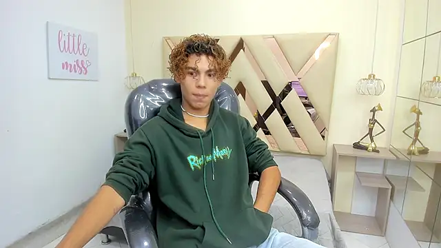 Anyelo Twink online show from March 7, 2026, 8:39 pm