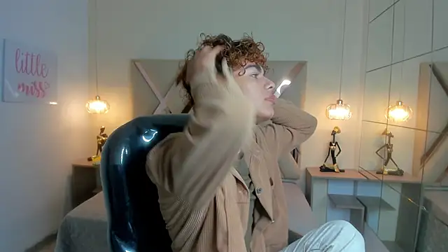 Anyelo Twink online show from March 16, 2026, 8:35 pm