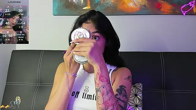 lilith petit  online show from January 16, 2026, 8:35 pm