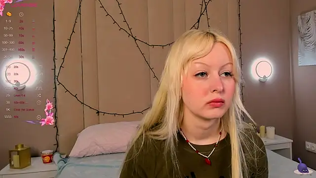 Snapshot of AdeleSilvy chatting on May 1, 2026, 1:32 am AdeleSilvy online show from May 1, 2026, 1:32 am