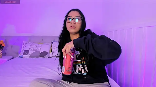 Little Lexyy online show from February 8, 2026, 3:54 am