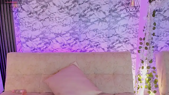 soffi joness23 online show from February 25, 2026, 7:34 pm