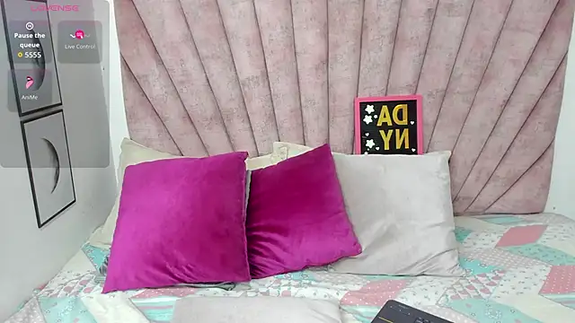 danibellucii  online show from February 19, 2026, 12:01 pm