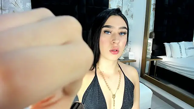 Snapshot of emily_clarkk_ chatting on February 23, 2026, 7:11 pm emily clarkk online show from February 23, 2026, 7:11 pm