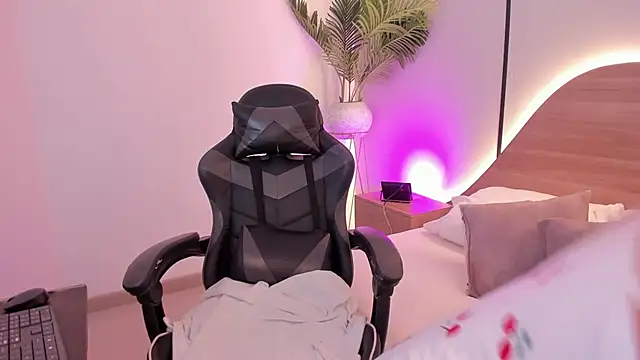 Snapshot of cataleya_castle chatting on February 25, 2026, 12:15 pm cataleya castle online show from February 25, 2026, 12:15 pm