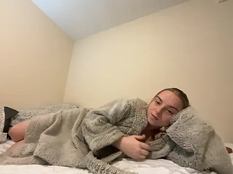 Snapshot of Bayleighjohnson18 chatting on January 14, 2026, 5:07 pm Bayleighjohnson18 online show from January 14, 2026, 5:07 pm