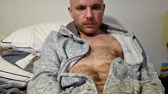 Snapshot of FrankieFuckMe chatting on February 7, 2026, 3:10 am FrankieFuckMe online show from February 7, 2026, 3:10 am