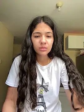 Snapshot of diosa_sofia19 chatting on May 5, 2026, 3:09 pm diosa sofia19 online show from May 5, 2026, 3:09 pm