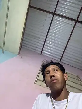 javi182025 online show from February 21, 2026, 12:55 am