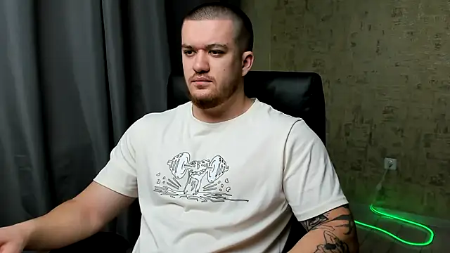 Snapshot of Well_boy chatting on February 10, 2026, 8:35 pm Well boy online show from February 10, 2026, 8:35 pm