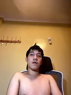Snapshot of asian_guy67 chatting on January 12, 2026, 10:42 am asian guy67 online show from January 12, 2026, 10:42 am