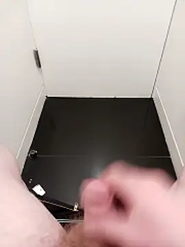 Hertsguy1984 online show from March 12, 2026, 9:32 pm