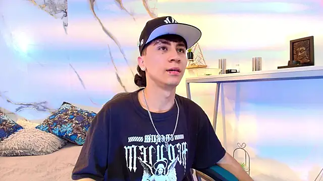 XanderGrey8 online show from February 25, 2026, 7:01 pm