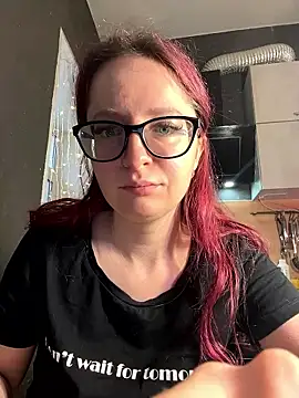 coy girl  online show from January 14, 2026, 12:33 pm