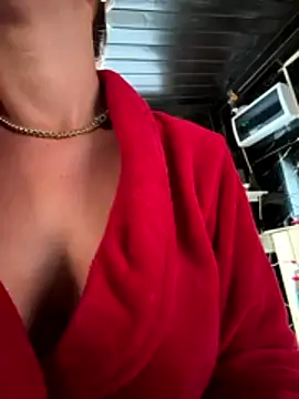 Missolevelvet online show from May 17, 2026, 8:12 am