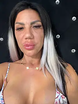 Missolevelvet online show from May 27, 2026, 8:17 pm