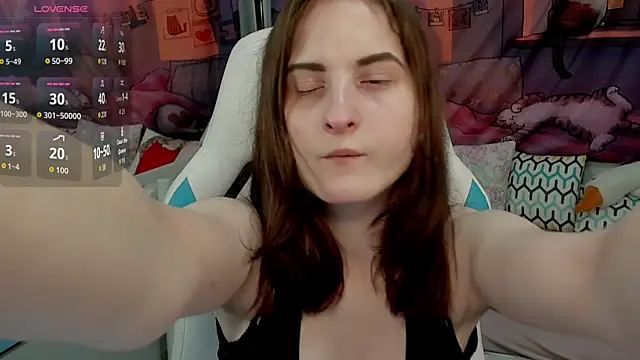 KiraDuvall online show from April 7, 2026, 5:57 pm