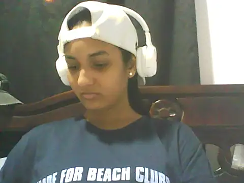 Camilita2112 online show from January 13, 2026, 3:12 am