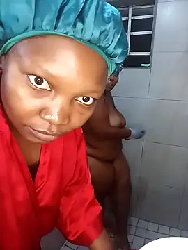 Cutebootyxx online show from April 12, 2026, 8:25 pm